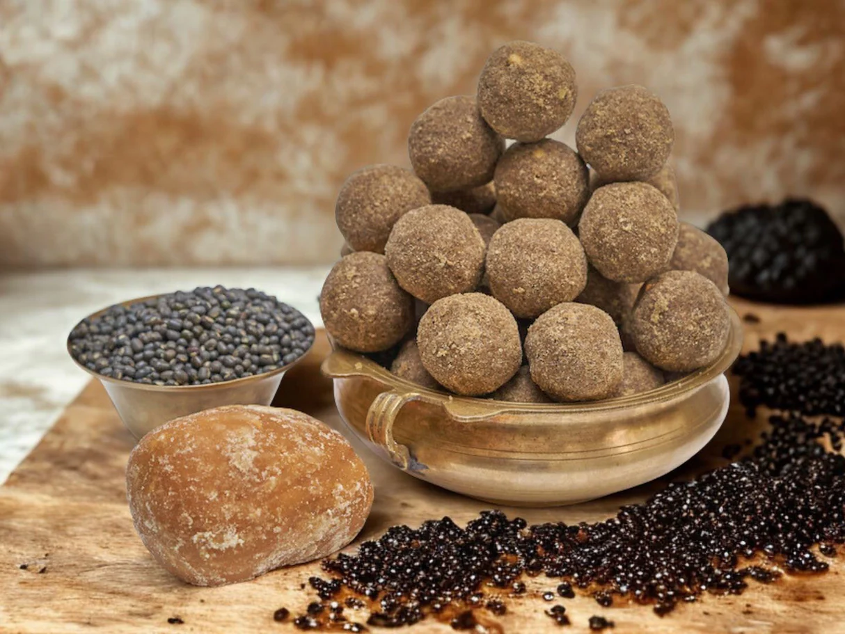 Black Urad Dal Laddu